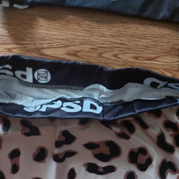 2 piece short sets - Picture 2 of 5